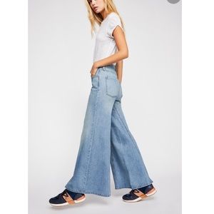 Brand NWOT We The Free wide leg jeans, size 28